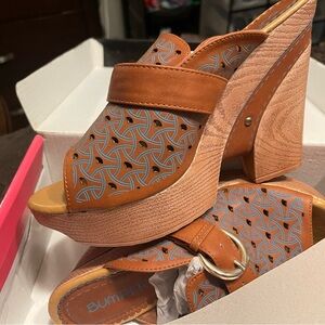 Bumper Women's Brown and Gray Patterned Mules